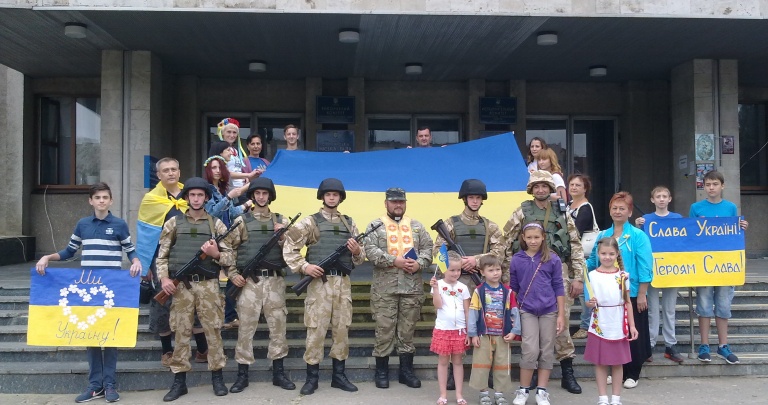 23 августа: День государственного флага на Донбассе - репортаж