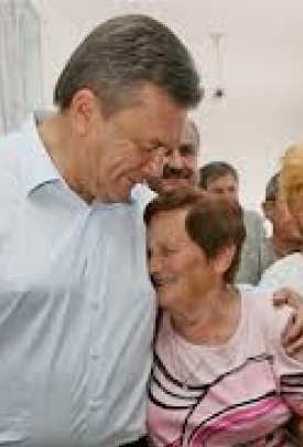 Янукович собрался в родную енакиевскую школу