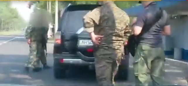 «ДНР» заявила о задержании «шпиона» СБУ с флагом «Правого сектора»