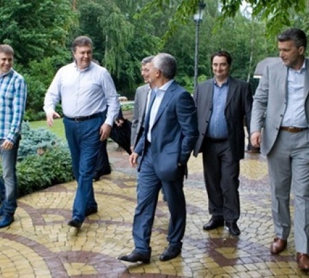 В Енакиево Янукович проведет совещание без журналистов