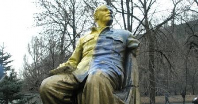 О сине-желтом Ленине в Шахтерске