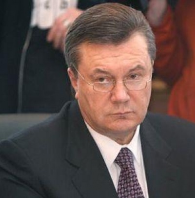 В Енакиево ожидают приезда Януковича на могилу матери