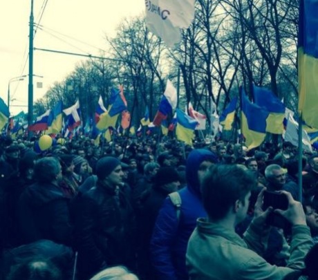 По всей России проходят акции в поддержку Украины