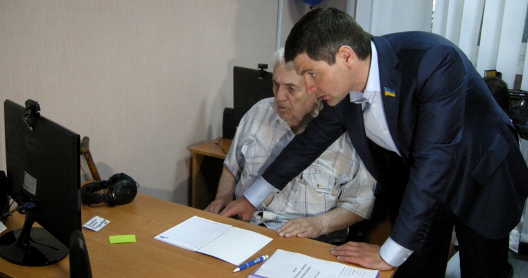 Социальные сети помогают пожилым жителям Донецка