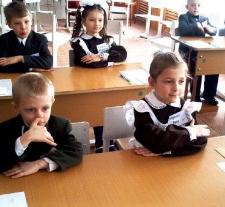 Донецкие чиновники поставили ультиматум учителям подготовленной к ликвидации школы