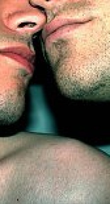 Неизвестные угрожают поджечь место проведения форума донецких геев