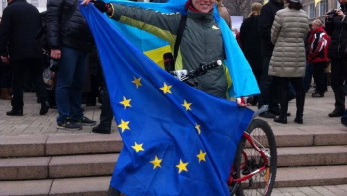 Партии призывают дончан выходить на Евромайдан