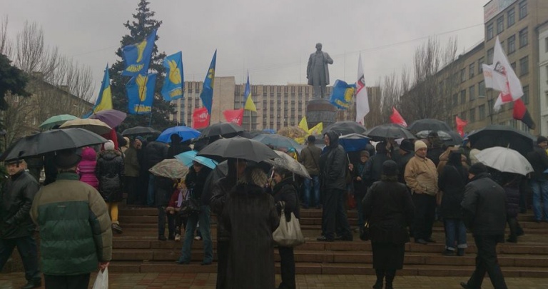 Люди пришли на Евромайдан в Донецке, чтобы высказать несогласие с властью
